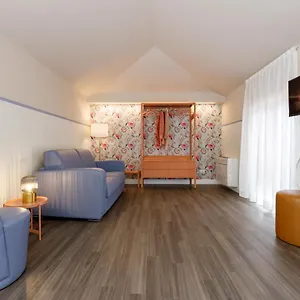 https://casa-flores-apartments.hotelinveneto.com