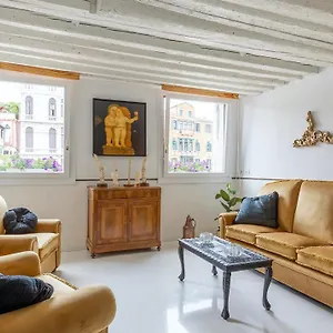 https://view-and-luxury-on-the-gran-canal-new-opening.hotelinveneto.com