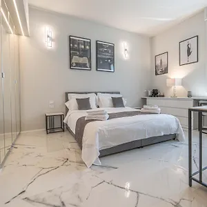 https://moscova-luxury-suite.it-lombardy.com